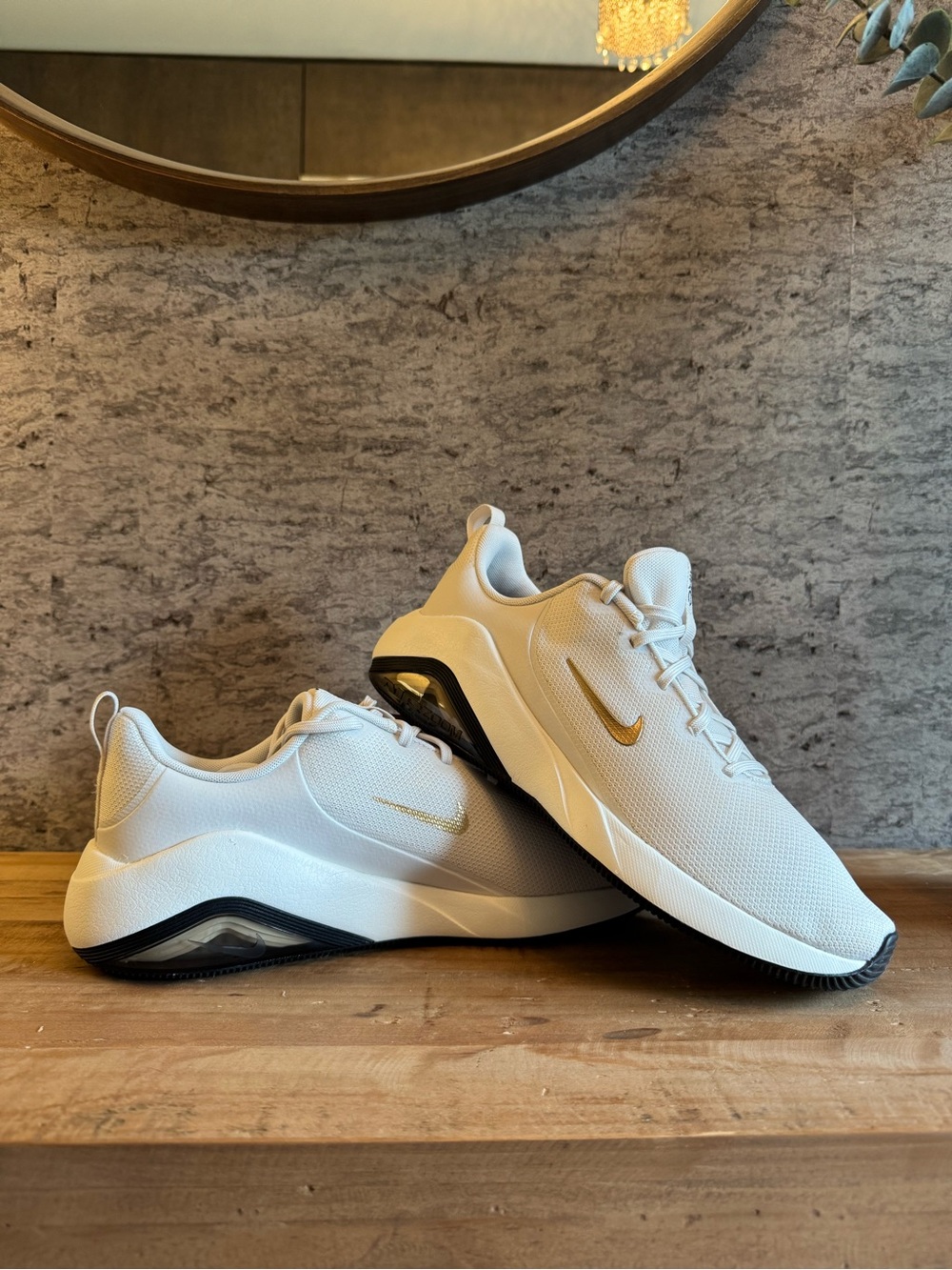 NWT Nike Bella 7 Women's Workout Shoes - Size 12